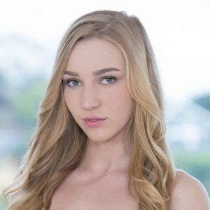 alyx star kendra sunderland|Black Porn Actor Suing Director After White Female Costar.